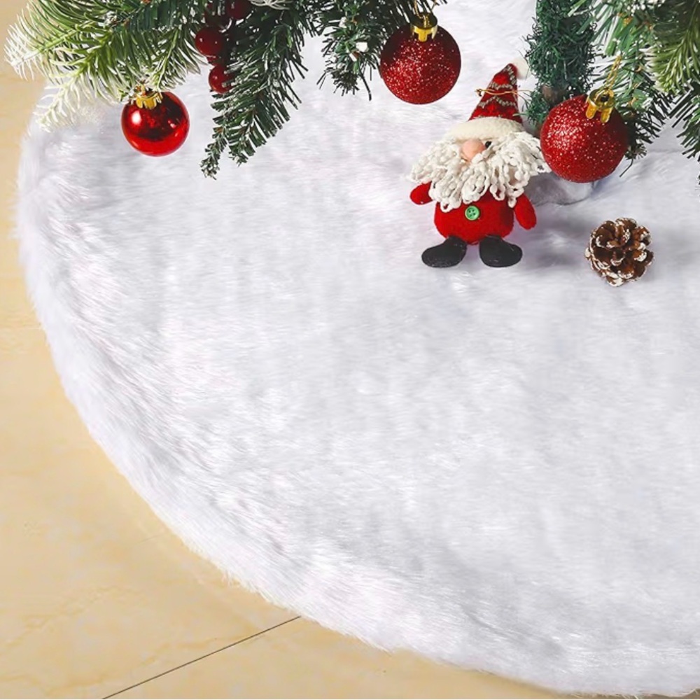 Christmas Tree skirt - snow white & Fluffy
36” diameter.